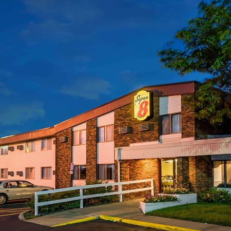 Super 8 By Wyndham Brooklyn Center/Mpls Otel Dış mekan fotoğraf