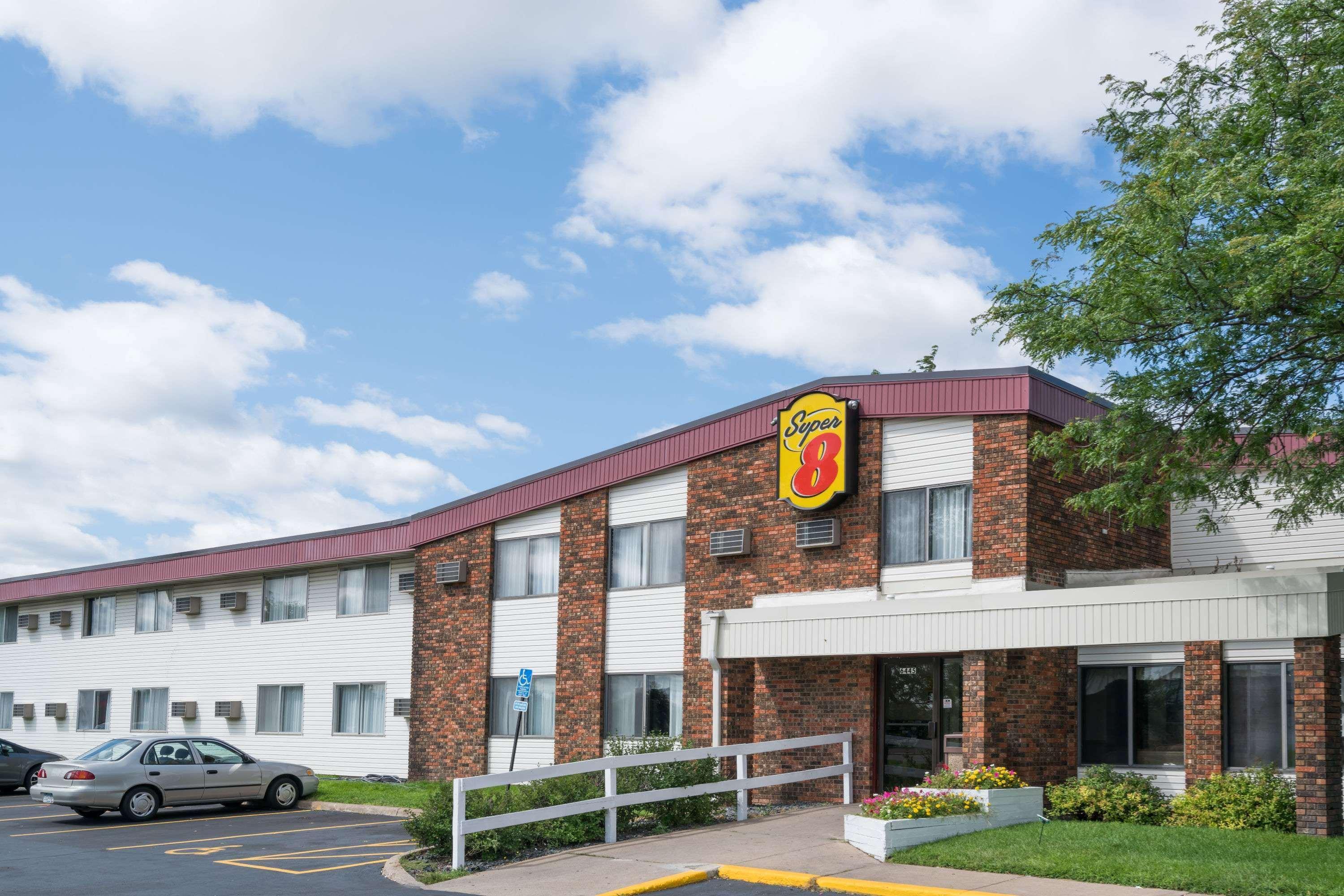 Super 8 By Wyndham Brooklyn Center/Mpls Otel Dış mekan fotoğraf
